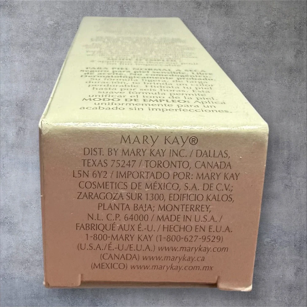Mary Kay Full-Coverage Foundation Normal Dry Ivory 200 367300 1oz‎ New Pink Cap